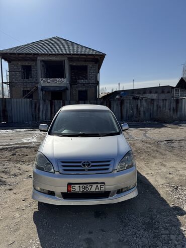 Toyota: Toyota Ipsum: 2003 г., 2.4 л, Автомат, Газ, Минивэн