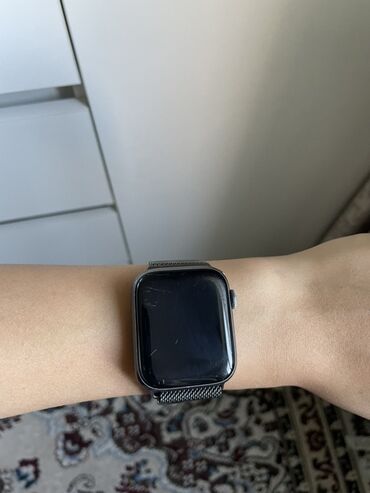 купить smart watch gt08: Продаю смарт-часы Apple Watch Series 4 с корпусом 44 мм. На экране