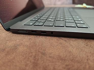macbook pro 2.el: MacBook Pro 14" M4 / 16 GB / 512 GB SSD – Tamamilə Yeni Kimi! (Pil — 8