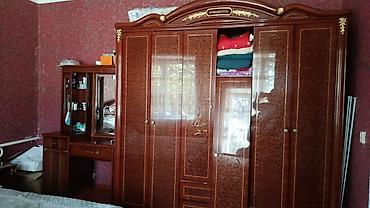 настенные деревянные часы: Спальный гарнитур, Б/у, Двуспальная кровать, Шкаф, Трюмо, Самовывоз — 2