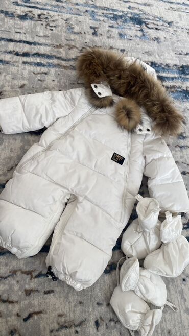 бренды верхней мужской одежды: Детский зимний комбинезон-конверт, белый. - Тёплый