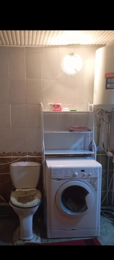 времянку продаю: 60 м², 3 комнаты, Парковка, Сарай, Забор, огорожен