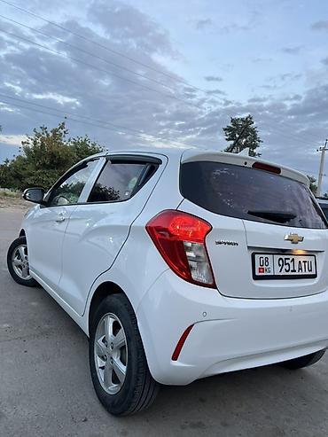 spark 1: Chevrolet Spark: 2016 г., 1 л, Автомат, Бензин, Хэтчбэк — 3