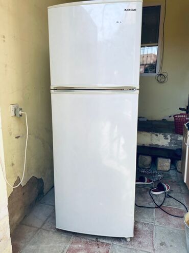 Soyuducular: Samsung iki qapılı soyuducu - Brend: Samsung - Rəng: ağ - Üst kamera