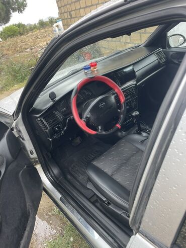 Opel: Opel Vectra: 1.8 l | 1997 il 341500 km Sedan -da lalafo.az — 1 Opel: Opel Vectra: 1.8 l | 1997 il 341500 km Sedan — 1