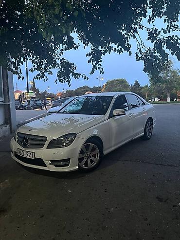mersedes a klas: Mercedes-Benz C 200: 1.8 l | Sedan — 1