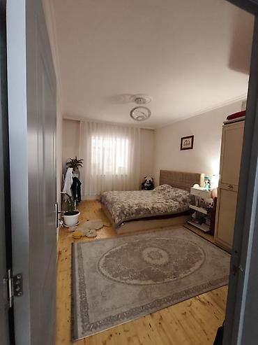 Həyət evləri və villaların satışı: Satılır – həyət evi - Torpaq sahəsi: darvazalı, hasarlı həyət; tam — 9