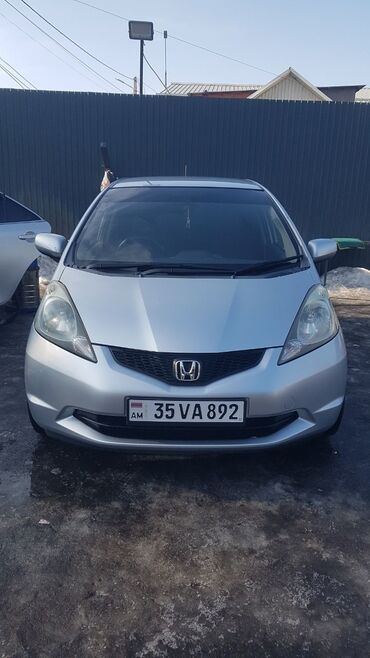 Honda: Honda Fit: 2008 г., 1.3 л, Вариатор, Бензин
