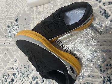 nike tech flecce: Кроссовки унисекс с контрастной подошвой. - Цвет: верх — черный — 2
