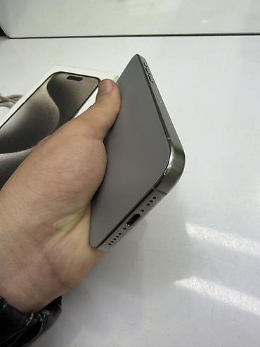 Apple iPhone: IPhone 15 Pro, Natural Titanium, Face ID — 8