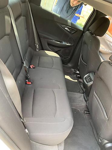 guzgu: Chevrolet Malibu sedan – ağ rəng Əsas xüsusiyyətlər: - Kuzov: 4 — 7