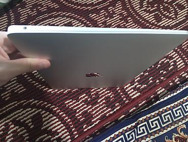 Ноутбуки Apple (MacBook): MacBook Air 13" (Retina) на чипе Apple M1 - Экран: 13.6" Retina — 5