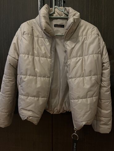Куртки: Женская куртка S (EU 36), M (EU 38)