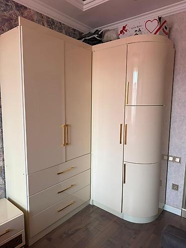 qabaq ustolu: Satılır: Tam dəst uşaq otağı mebeli — 500 AZN 🏠 📦 Dəstə daxildir — 4