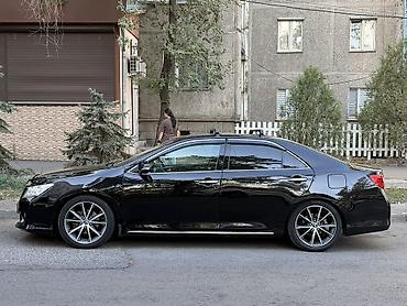 тает: Toyota Camry: 2012 г., 2.5 л, Автомат, Бензин, Седан — 4