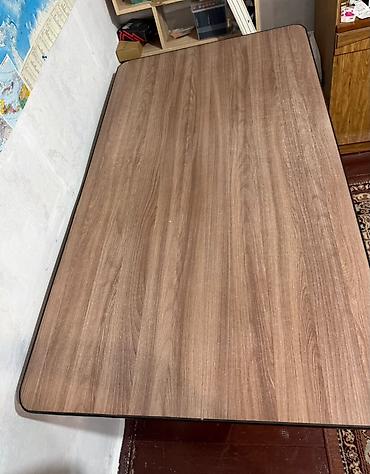 table study: 3500 сом 
продаю стол 
145*80 см
б/у в хорошем состоянии — 4