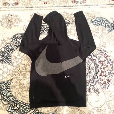 брендовая мужская одежда бишкек: Продаю худи от Nike, новое с биркой. Размер M, черного цвета