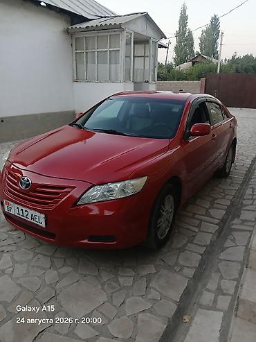 два авто: Toyota Camry: 2006 г., 2.4 л, Автомат, Бензин, Седан — 2