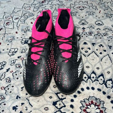 сороконожки обувь: Продаю бутсы с шипами Adidas Predator 
Размер:39