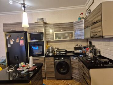 metbex şkafi: *ZB* *MƏTBƏX MEBELİ* Qiymət *150 AZN* ölçü *3 metr* ünvan Tarqovu