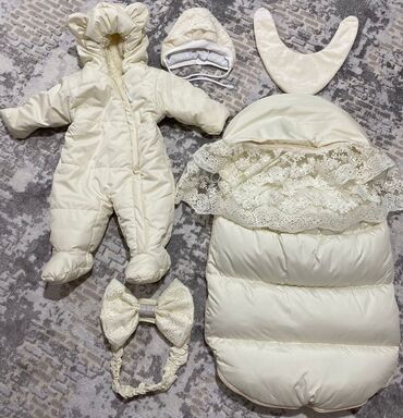 одежда новорожденных: Продается зимний комбинезон с конвертом для новорожденного (0-3месяца)