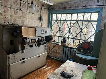 Продажа помещений свободного назначения: 🏠 ПРОДАЁТСЯ ДОМ-ВРЕМЯНКА И ОБУВНОЙ ЦЕХ С ОБОРУДОВАНИЕМ (возможна — 17