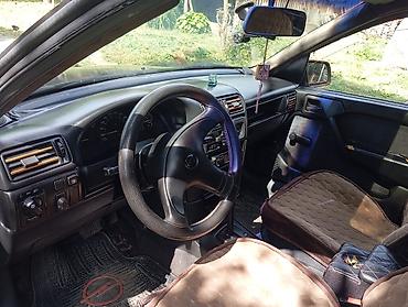 Opel: Opel Vectra: 2 l | Sedan — 6