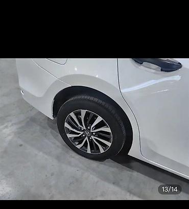 Toyota: Toyota Corolla: 2020 г., 1.8 л, Вариатор, Гибрид, Седан — 24