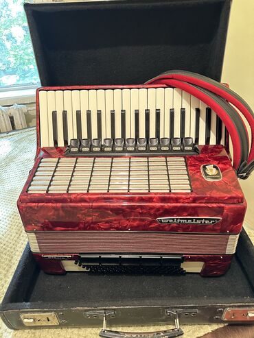 Аккордеоны: Продаю Привозной Германский Аккордеон Роялстандарт метеор — 20