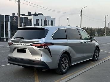 taiota voxy: Toyota Sienna: 2021 г., 2.5 л, Автомат, Гибрид, Минивэн — 4