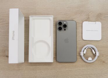 Apple iPhone: IPhone 15 Pro Max, Б/у, 512 ГБ, Natural Titanium, Наушники, Зарядное устройство, Защитное стекло, 95 %