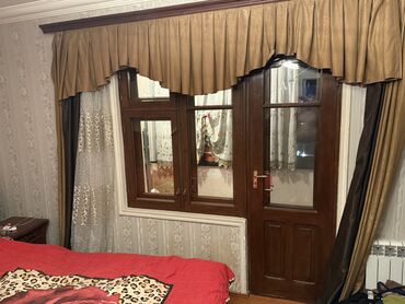 Taxta pəncərələr: İşlənmiş Üçlü Taxta pəncərə, Еni: 185 sm, Uzunluğu: 145 sm, Ödənişli quraşdırma