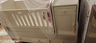 Beşiklər: Oğlan və qız üçün, Dördbucaq, Beşik, Dəstsiz, Matras ilə, Yellənmə mexanizmsiz — 4