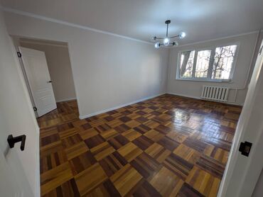 снять квартиру в октябрьском районе: 5 жана андан көп, 90 кв. м, 104-серия, 1 кабат, Косметикалык ремонт