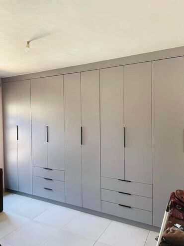 Шкафы для одежды: Мебель на заказ, Элегантный гардероб в современном стиле, выполненный — 2