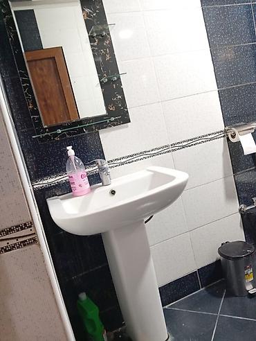 Çanaqlar, tülpanlar: Hamam üçün lavabolar və güzgü dəstləri - Aşağıdan dayaq ayaqlı — 7