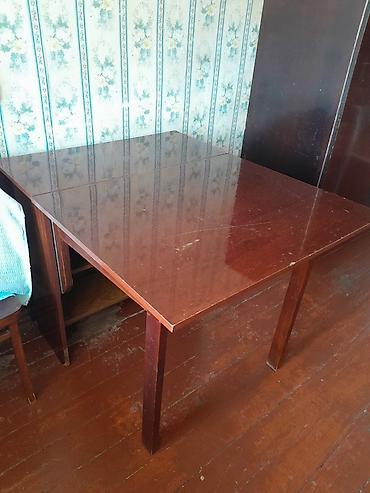 Açılan yemək masası - Material: taxta karkas, laklı parlaq səth -