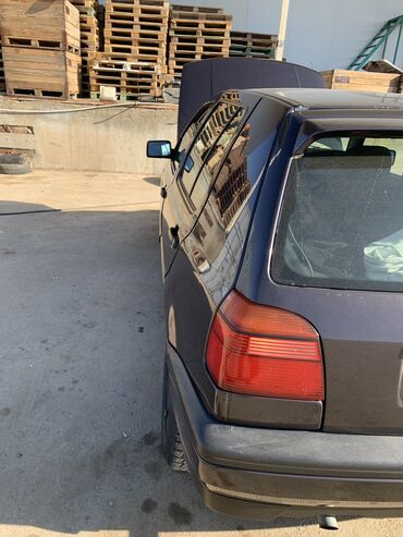 Volkswagen: Volkswagen Golf Variant: 1993 г., 1.6 л, Механика, Бензин, Хэтчбэк — 7
