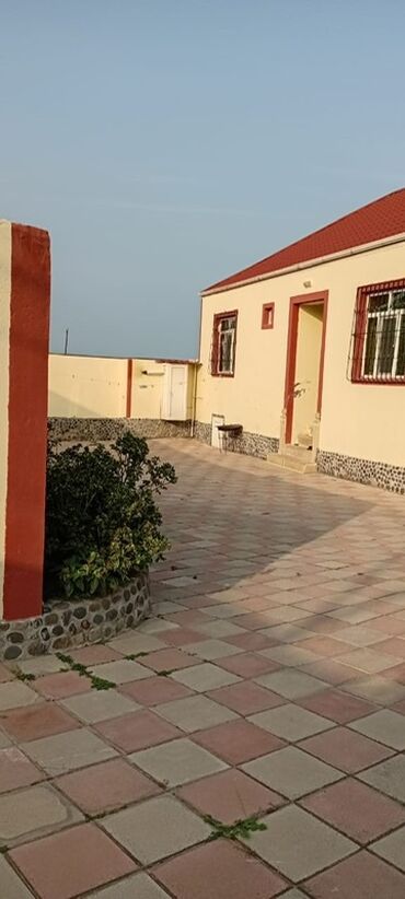 Həyət evləri və villaların satışı: Satılır: həyət evi - Tikili: 1 mərtəbəli fərdi yaşayış evi, qırmızı — 1