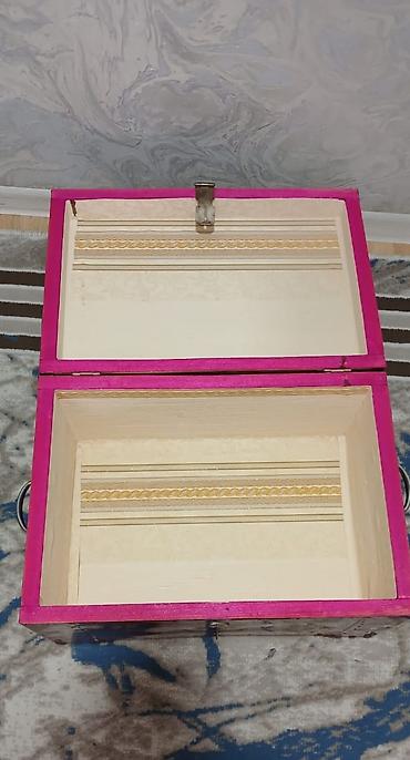 sandiq: Metall sandıq/çəkmə qutusu - Material: metal gövdə, daxili isə ağac — 2