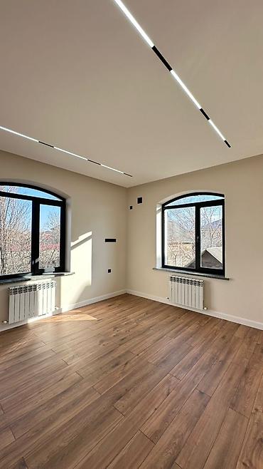 Продажа коттеджей и домов: 🏡 Продаётся особняк | Арча Бешик 📍 Хорошая локация 📐 280м² 🌿 Участок — 10