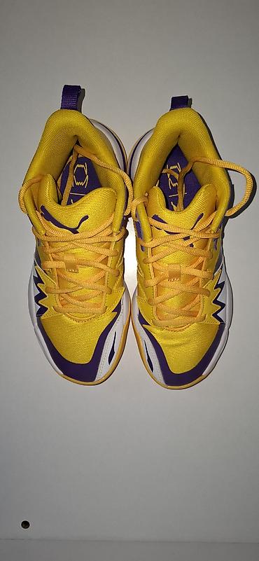 nike patike air force: Puma košarkaške patike – žuto‑ljubičaste, malo nošene. - Model sa — 3