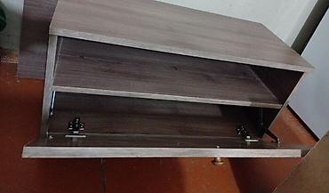 Ev üçün mebel: Açılan ön qapaqlı, rəfli kompakt dolab - Material: ağac teksturalı — 1