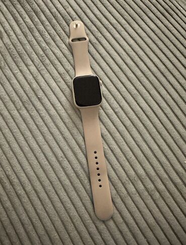 Accessories: Apple Watch Series 8 dolazi sa kutijom i kablom punjača, kao što je
