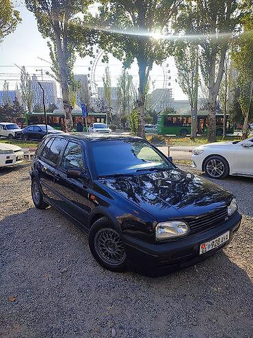 фиолетовая лампа: Volkswagen Golf: 1993 г., 1.8 л, Механика, Бензин, Хэтчбэк — 3