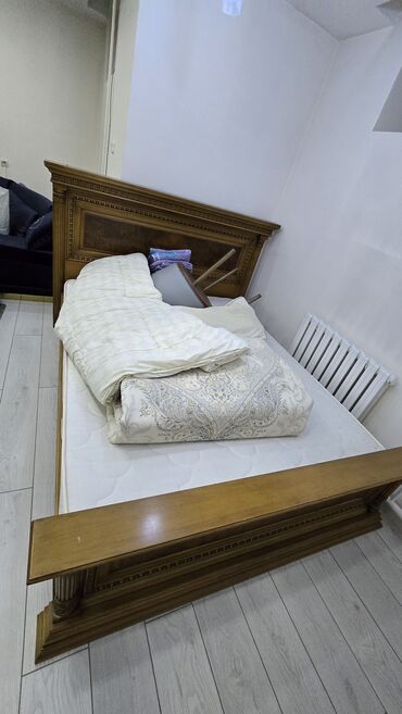 спальный бу ош: Спальня 
очень массивный 
в отличном состоянии 
75000
