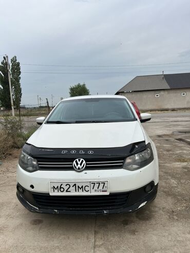 авто в рассрочкк: Volkswagen Polo: 2013 г., 1.6 л, Механика, Бензин, Седан