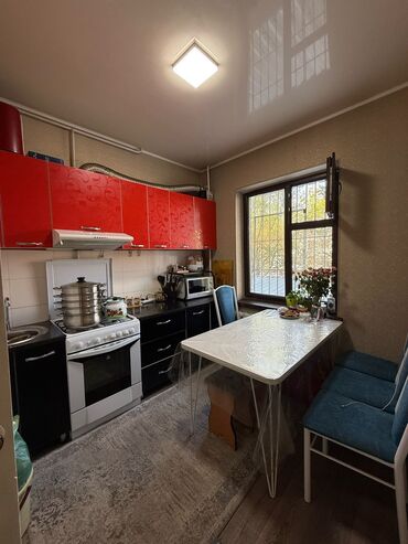 тоголок молдо рыскулова: 2 комнаты, 54 м², 105 серия, 2 этаж, Косметический ремонт