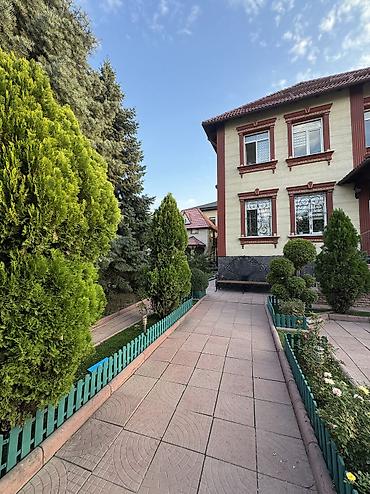 Продажа домов: 6 комнат и более, 375 м², 6 соток, Бишкек, ул. Карла Маркса Риэлтор — 4
