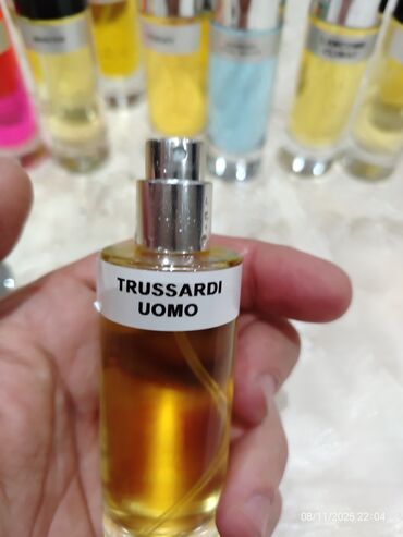 Ətriyyat: Məhsul: İtrilər kolleksiyası – müxtəlif brend adları ilə etiketlənmiş — 12